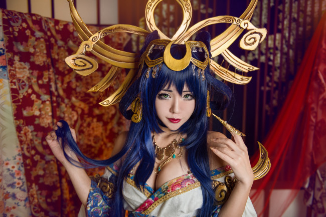 Обои картинки фото разное, cosplay , косплей, синие, колдунья, челка, длинноволосая, азиатский, головной, убор, коготь, hana bunny