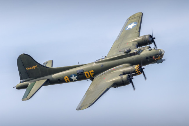 Обои картинки фото boeing b-17g, авиация, боевые самолёты, ввс