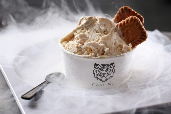 Обои картинки фото еда, мороженое,  десерты, снедь