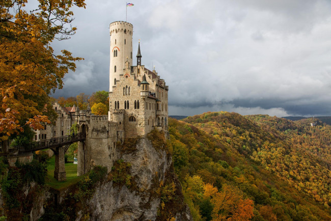 Обои картинки фото schloss lichtenstein, города, замки германии, простор