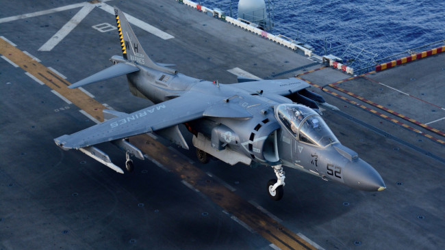 Обои картинки фото av-8b harrier ii, авиация, боевые самолёты, av, 8b, harrier, штурмовик, верткальный, взлет, морская