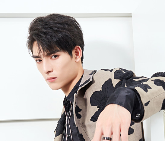 Обои картинки фото мужчины, wang hao xuan, ван, хао, сюань