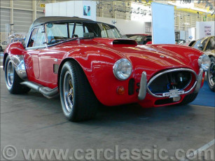 Картинка автомобили выставки уличные фото