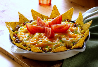 Картинка еда салаты закуски кукуруза помидор чипсы салат томаты