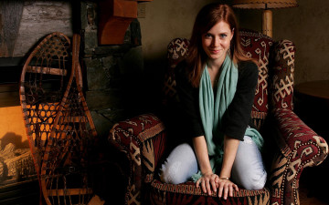Картинка Amy+Adams девушки   девушка камин кресло