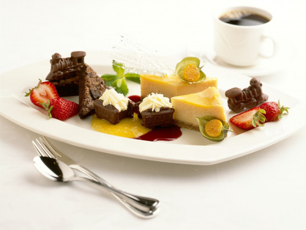 Обои картинки фото еда, пирожные, кексы, печенье, клубника