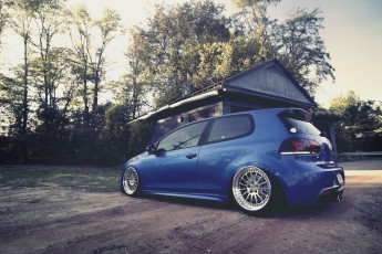 Картинка автомобили volkswagen vw golf r синий дом