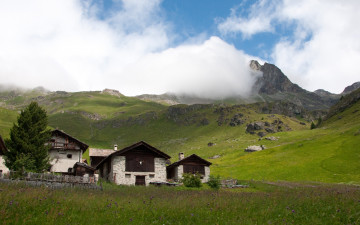 Картинка разное сооружения постройки дома холмы горы трава зелень