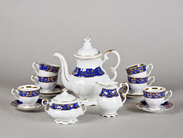 Обои картинки фото разное, посуда, столовые, приборы, кухонная, утварь, фарфор, сервиз, чайник, тарелочки, чашки