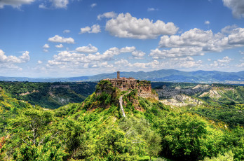 Картинка civita+di+bagnoregio города -+пейзажи горы дорога поселок