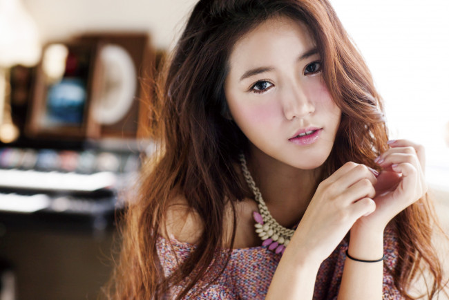 Обои картинки фото девушки, -unsort , лица,  портреты, взгляд, глаза, лицо