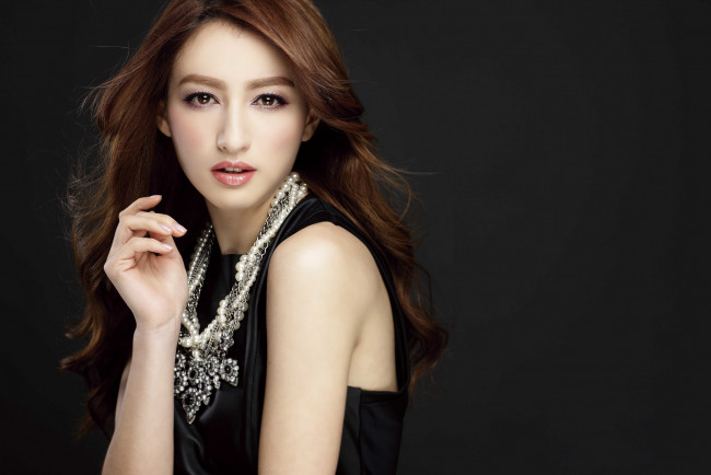 Обои картинки фото девушки, -unsort , лица,  портреты, взгляд, глаза, лицо