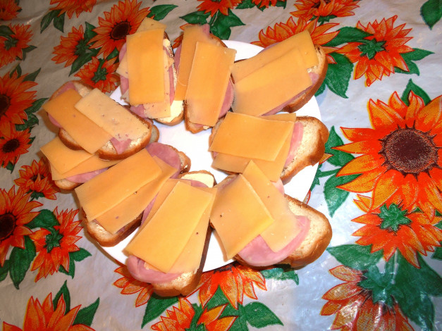 Обои картинки фото еда, бутерброды,  гамбургеры,  канапе, сыр, хлеб, колбаса