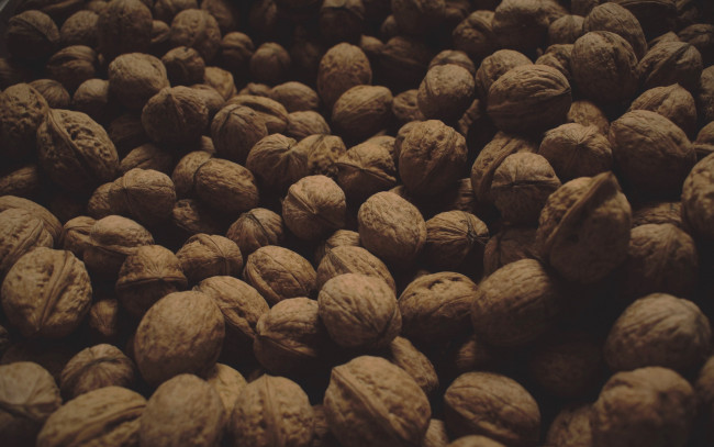 Обои картинки фото еда, орехи,  каштаны,  какао-бобы, грецкие