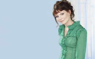 Картинка девушки jennifer+morrison шатенка блузка улыбка