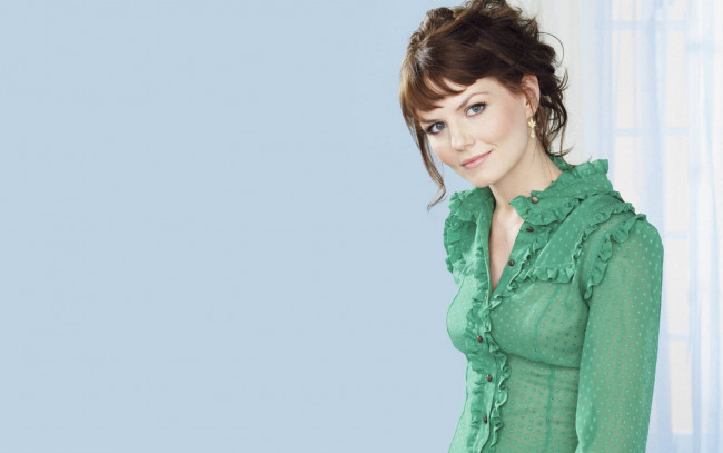 Обои картинки фото девушки, jennifer morrison, шатенка, блузка, улыбка