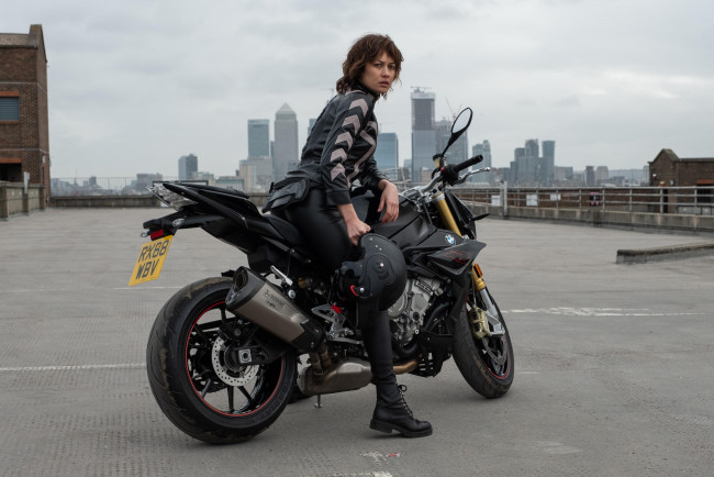 Обои картинки фото the courier , 2019, кино фильмы, -unknown , другое, кадры, из, фильма, боевик, курьер, ольга, куриленко, the, courier, триллер