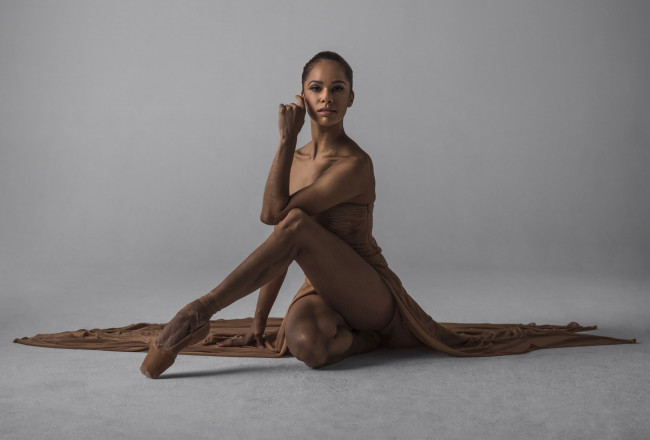 Обои картинки фото misty copeland, девушки, -unsort , темнокожие, темнокожая, чернокожая, мулатка, брюнетка, misty, copeland, девушка, балерина, модель, балет, макияж, поза
