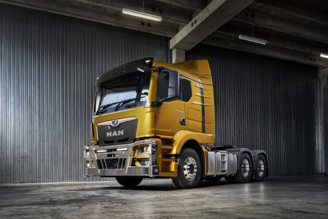 Обои картинки фото автомобили, man