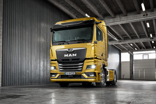 Обои картинки фото автомобили, man