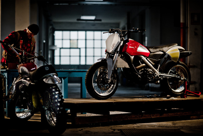 Обои картинки фото мотоциклы, husqvarna