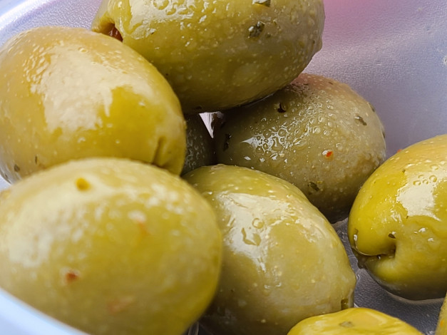 Обои картинки фото еда, оливки, зеленые, макро