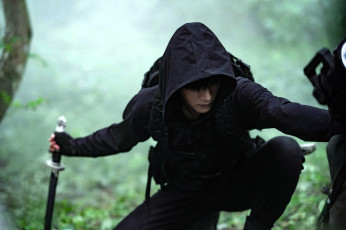 обоя wu xie`s private notes, кино фильмы, -unknown , другое, парень, капюшон, меч, джунгли