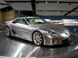 Картинка автомобили выставки уличные фото