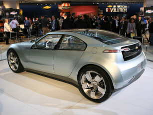 Картинка автомобили выставки уличные фото