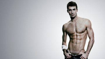 Картинка мужчины unsort джинсы взгляд торс