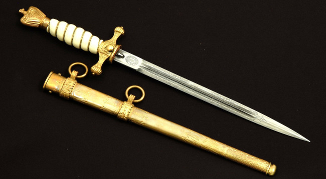 Обои картинки фото кинжал, офицеров, третьего, рейха, оружие, холодное, клинок, ножны, орел