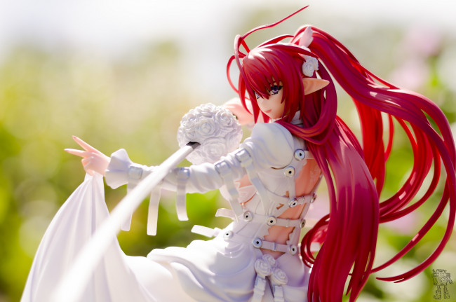 Обои картинки фото разное, игрушки, катана, меч, эльфийка, кукла, игрушка