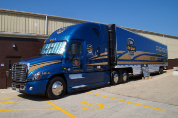 Картинка freightliner+truck автомобили freightliner грузовик тяжелый тягач седельный