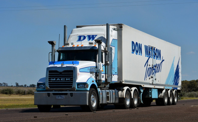 Обои картинки фото mack, автомобили, грузовик, тяжелый, тягач, седельный