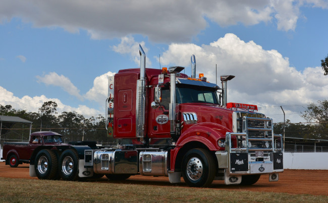 Обои картинки фото mack, автомобили, тягач, седельный, грузовик, тяжелый