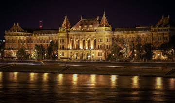 Картинка golden+danube города -+дворцы +замки +крепости дворец река ночь