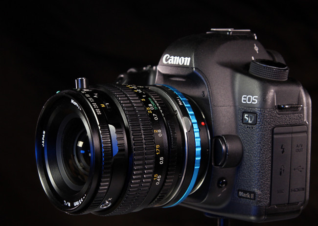 Обои картинки фото бренды, canon, фотокамера