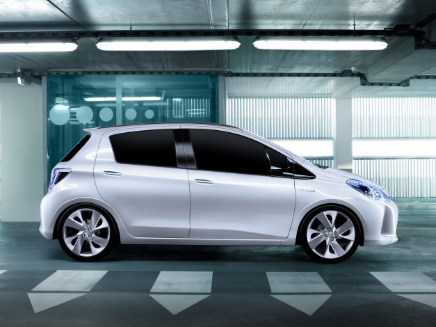 Обои картинки фото toyota yaris hsd concept 2011, автомобили, toyota, 2011, concept, hsd, yaris