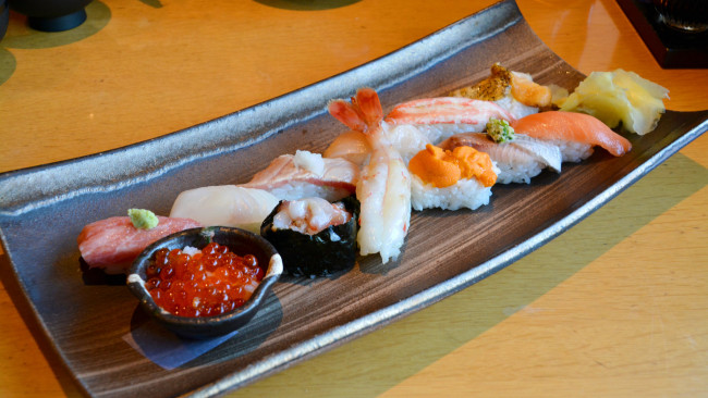 Обои картинки фото еда, рыба,  морепродукты,  суши,  роллы, снедь