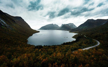 Картинка природа пейзажи горы шоссе озеро