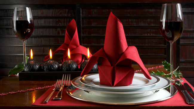 Обои картинки фото еда, напитки,  вино, приборы, свечи, вино