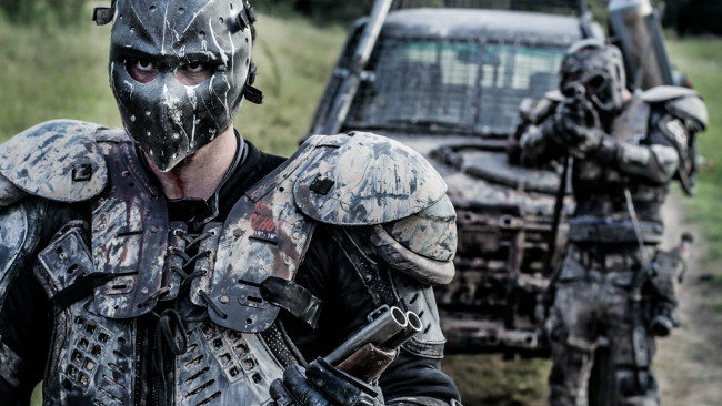 Обои картинки фото wyrmwood , 2014, кино фильмы, -unknown , другое, полынь, дорога, мертвых, австралия, ужасы, боевик, комедия