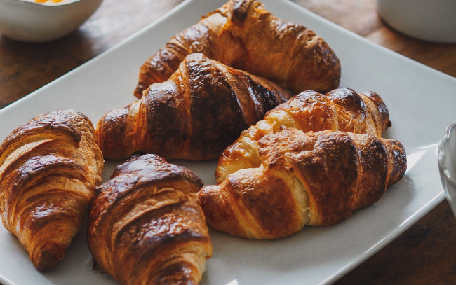 Обои картинки фото еда, хлеб,  выпечка, круассаны, сдоба, выпечка