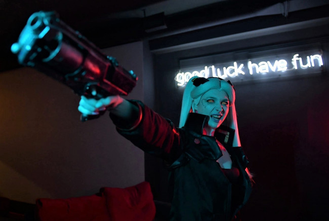 Обои картинки фото девушки, анастасия заборонок , ana schuyler, образ, костюм, оружие, киберпанк