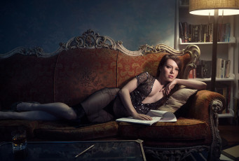 Картинка девушка+-+girl девушки -+брюнетки +шатенки девушка женщина шатенка темноволосая сексуальная модель звезда позирует разная обувь верхняя стильная одежда нижнее эротическое бельё трусы лифчик колготки чулки аксессуары макияж и множество элементов на фотографии natasha king