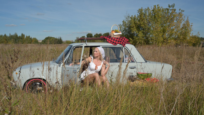 Обои картинки фото автомобили, -авто с девушками, ваз, 2101