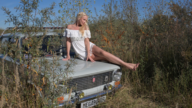 Обои картинки фото автомобили, -авто с девушками, ваз, 2101