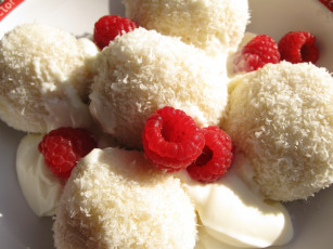 Картинка автор varvarra еда мороженое десерты кокосовая стружка сливки малина