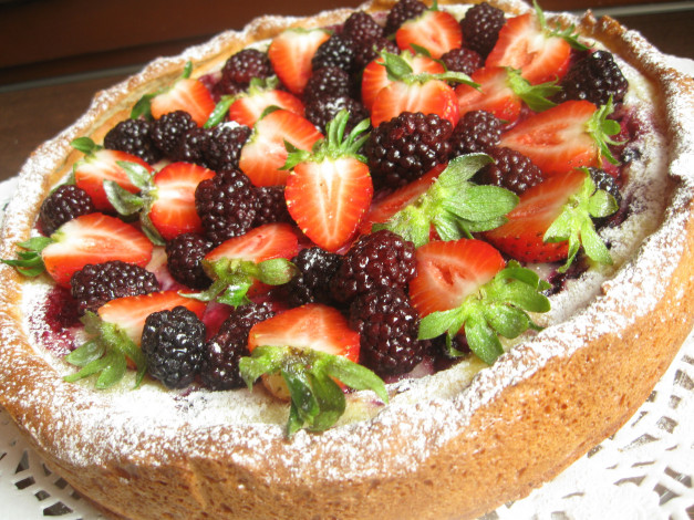 Обои картинки фото автор, varvarra, еда, пироги, ежевика, клубника