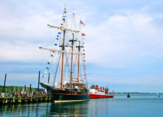 Картинка корабли разные+вместе парусник причал буксир